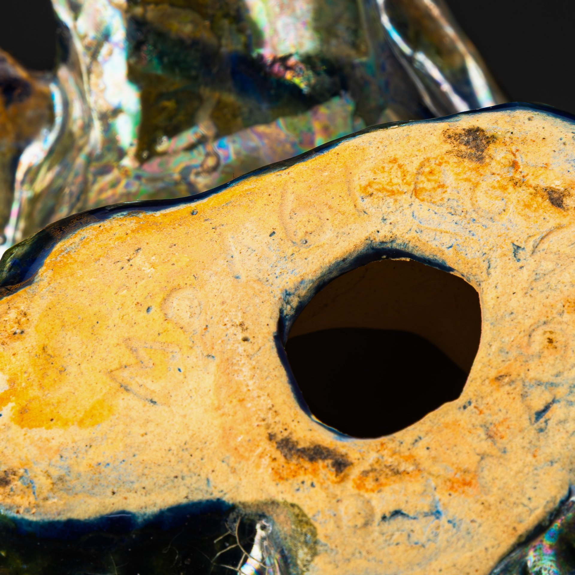 Статуэтка "Птица. Свиристель", автор - Сергей Борисович Мольков, керамика, поливы, Российская Федерация, 2000-2010 гг.