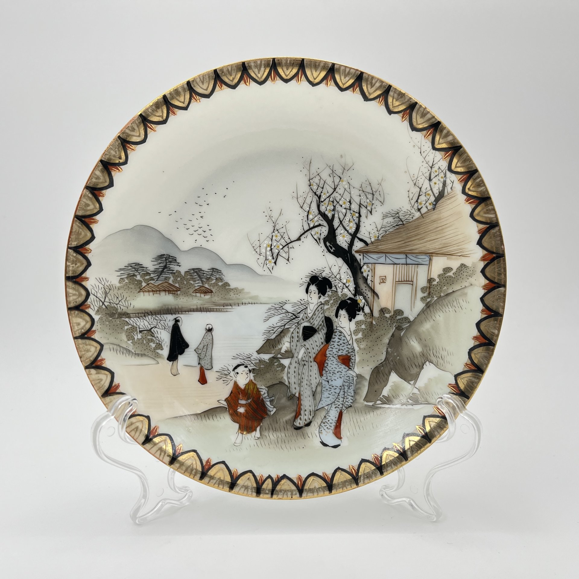 Чайное трио "Прогулка гейш ранней весной", фарфор, роспись, золочение, Япония, 1920-1950 гг.