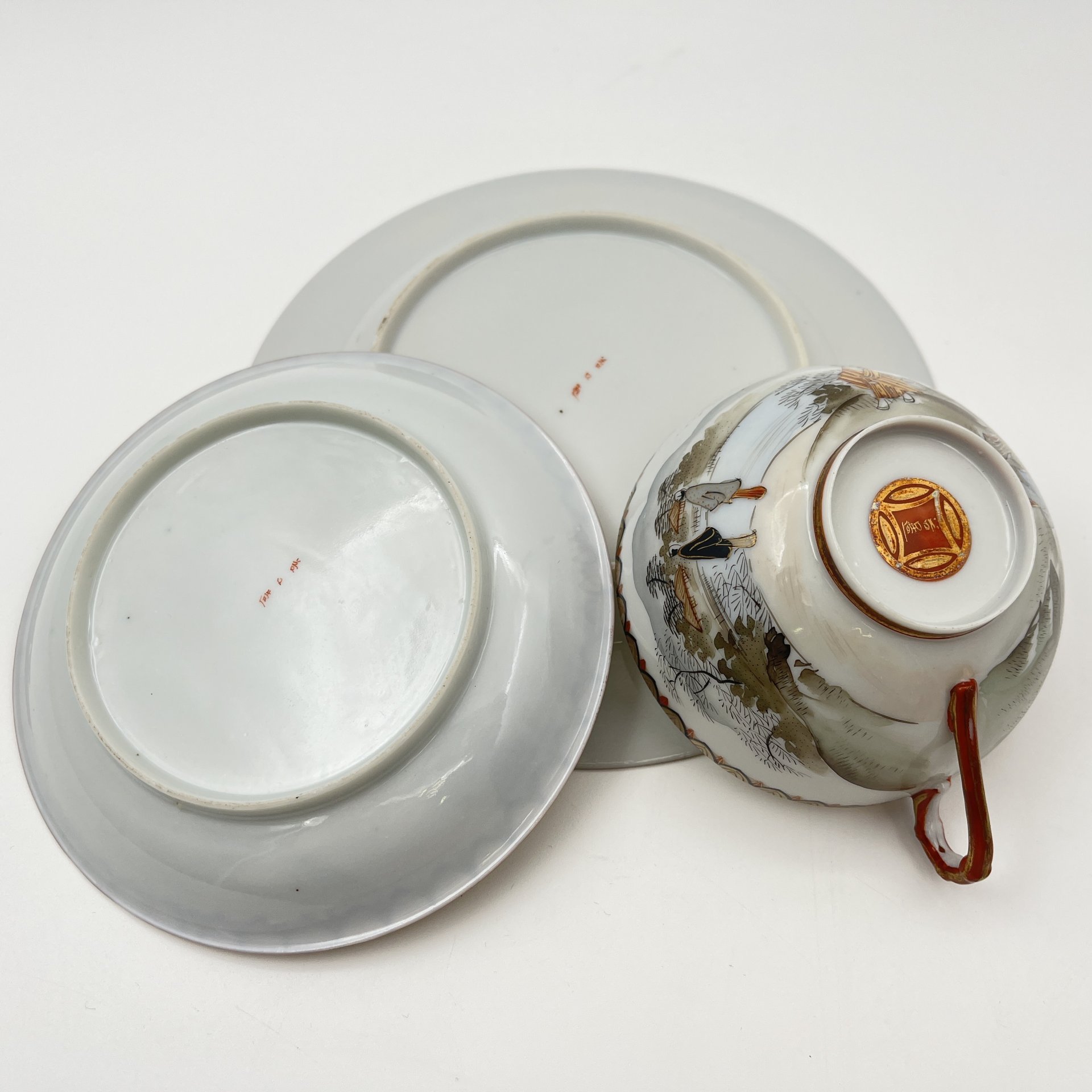 Чайное трио "Прогулка гейш ранней весной", фарфор, роспись, золочение, Япония, 1920-1950 гг.