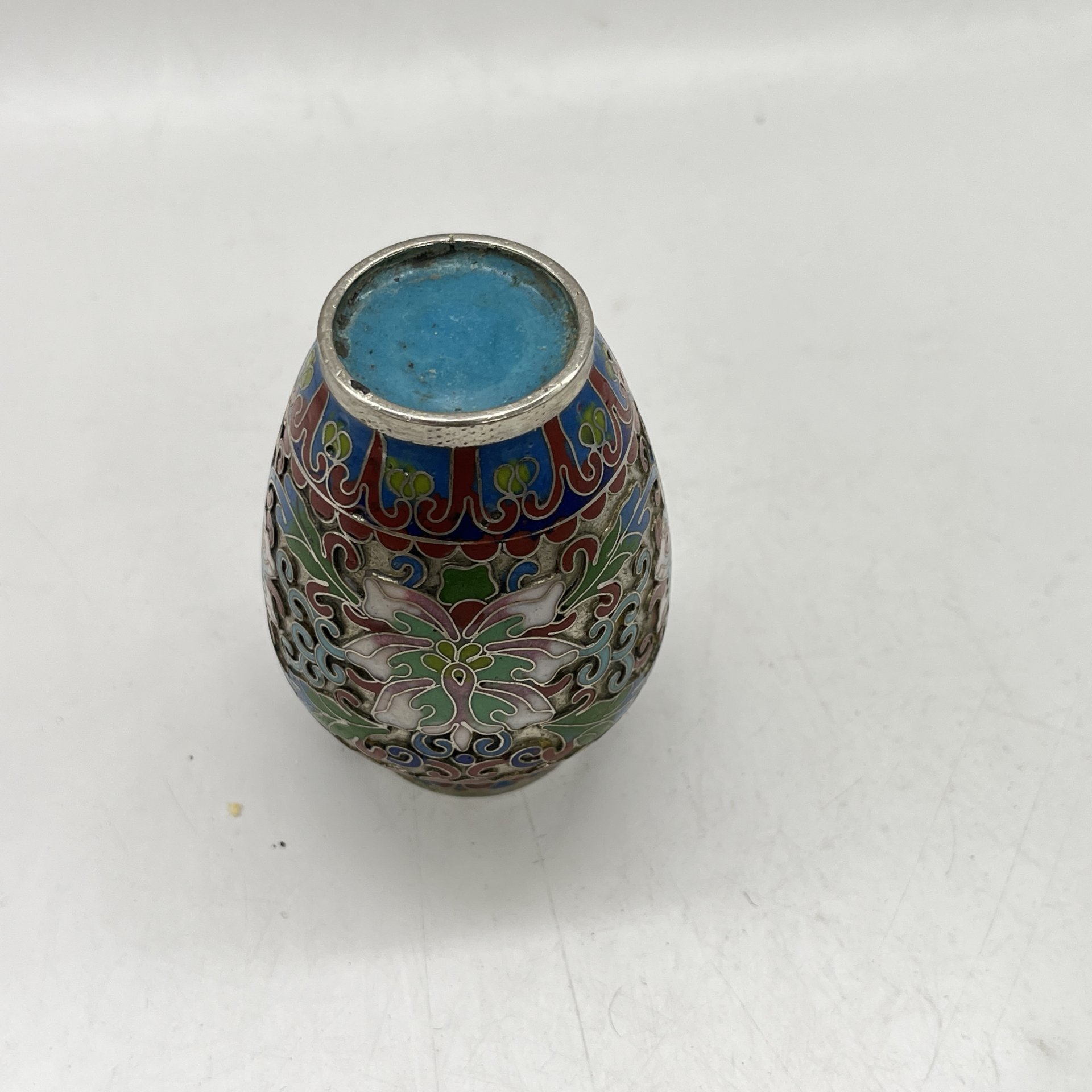 Вазочка миниатюрная в технике клуазоне с цветочным декором, латунь, перегородчатая эмаль, Китай, 1960-1980 гг.