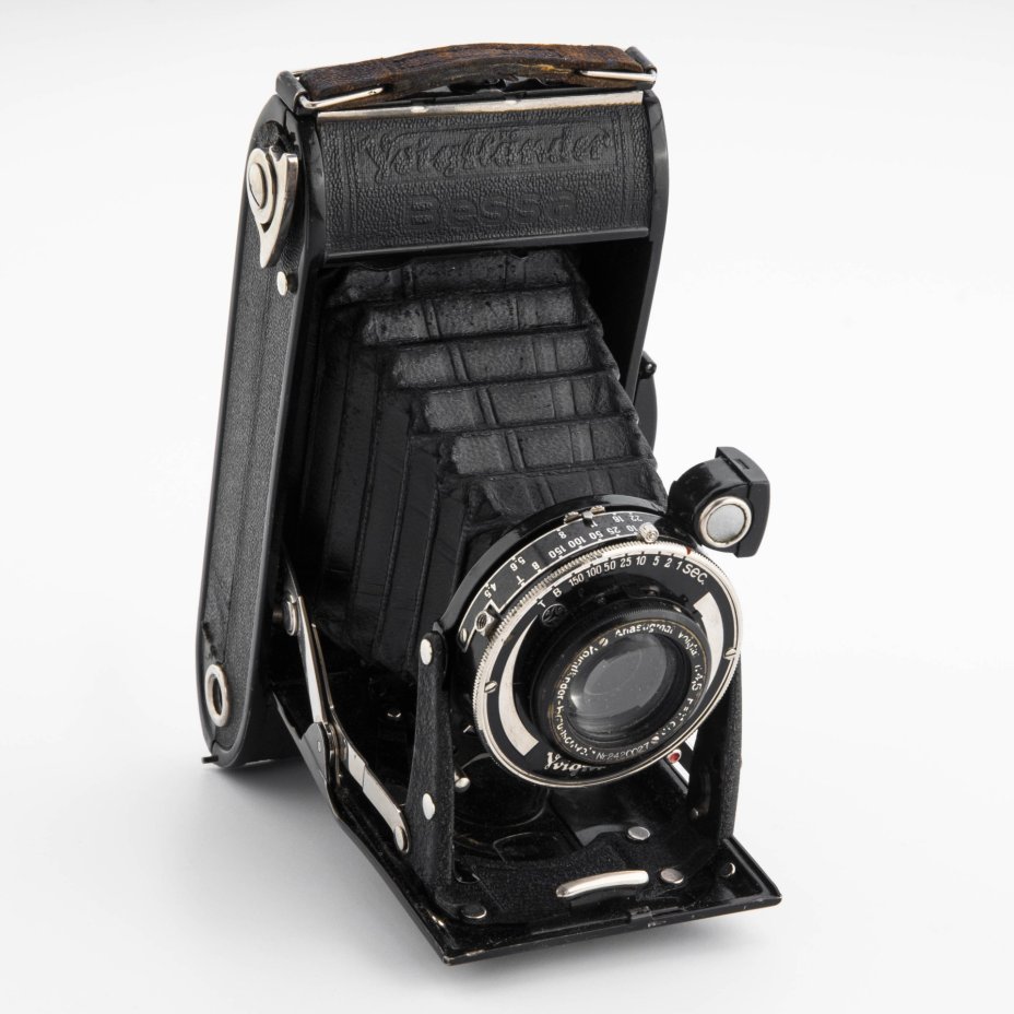 Фотоаппарат винтажный "Voigtlander-Braunschweig" №2420027 с объективом Anastigmat Voigtar 1:4,5  F=11 cm, Voigtlander (Фохтлендер)
