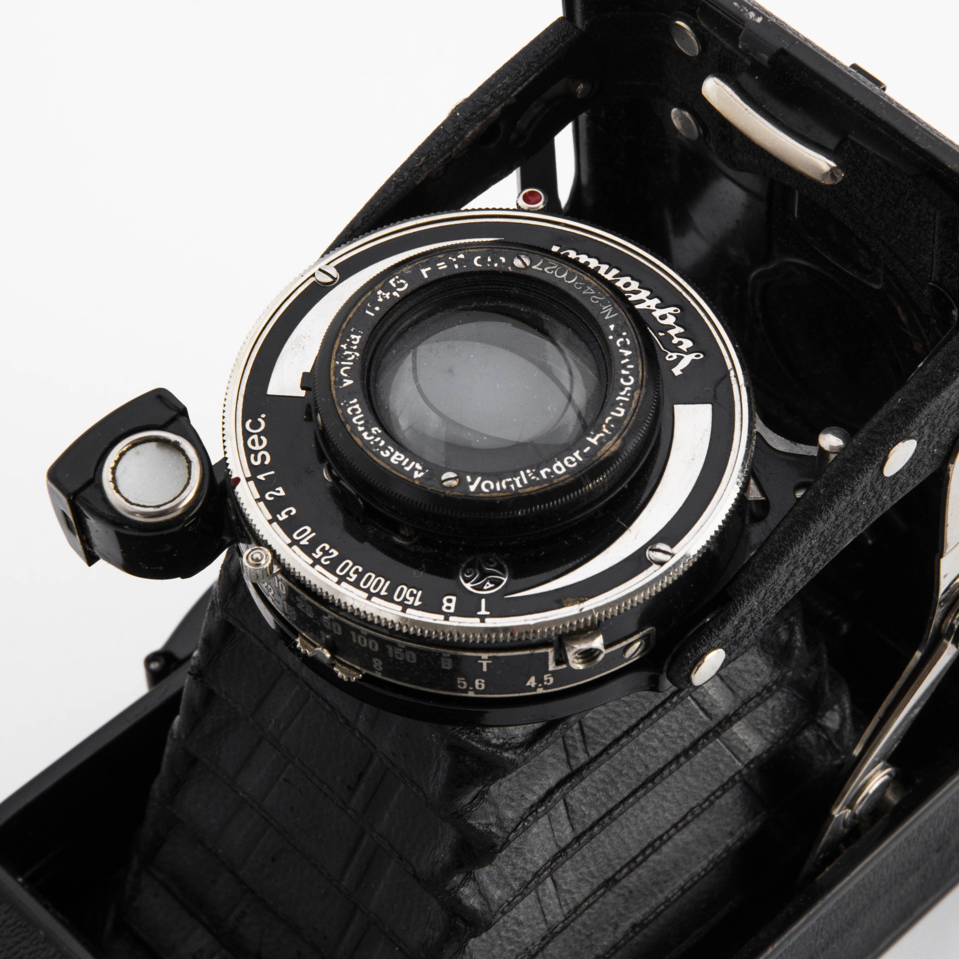 Фотоаппарат винтажный "Voigtlander-Braunschweig" №2420027 с объективом Anastigmat Voigtar 1:4,5  F=11 cm, Voigtlander (Фохтлендер)