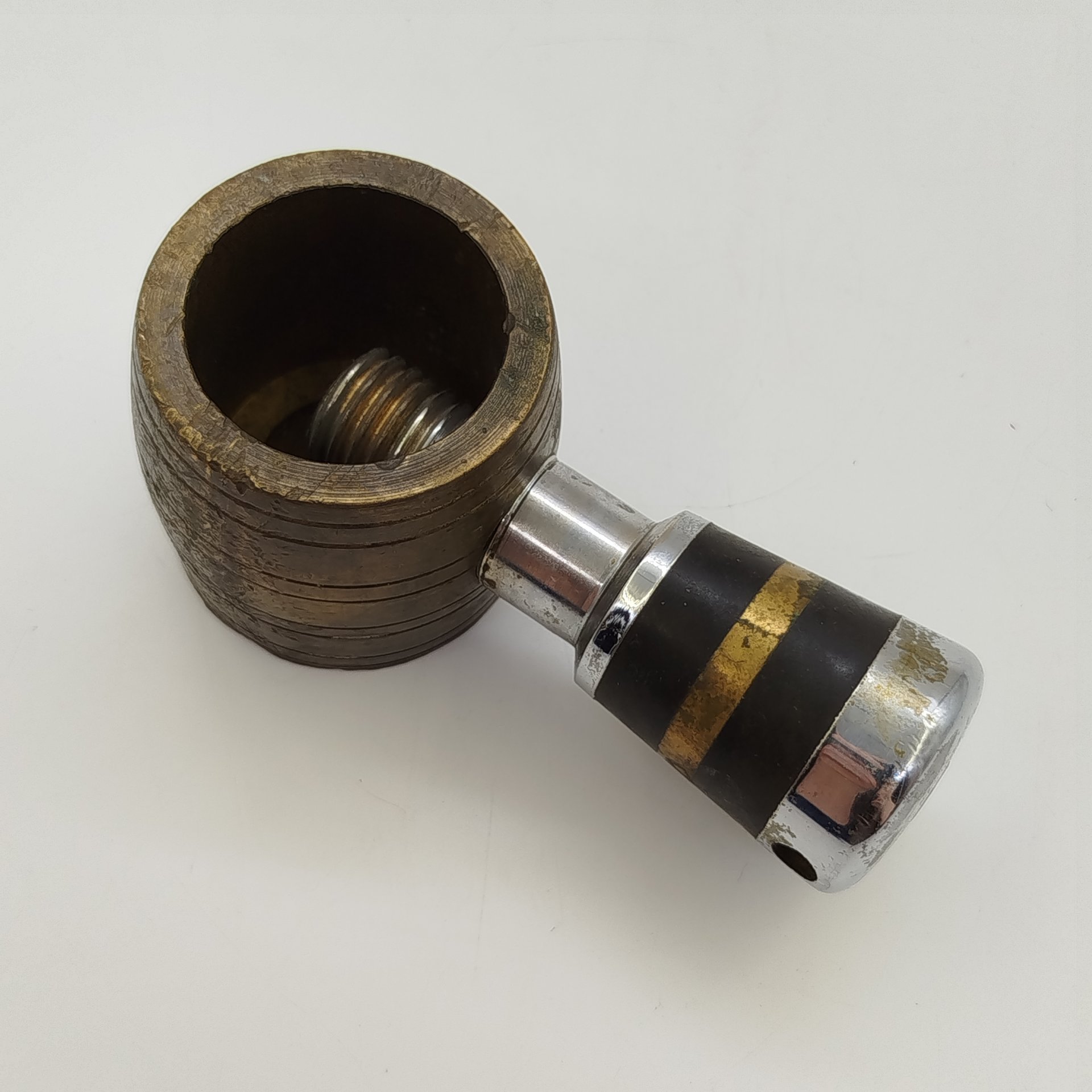 Орехокол для грецких орехов в виде бочонка, металл, СССР, 1960-1980 гг.