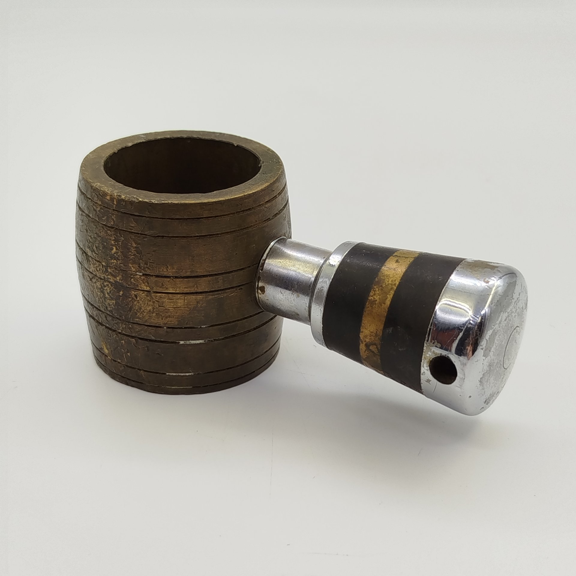 Орехокол для грецких орехов в виде бочонка, металл, СССР, 1960-1980 гг.