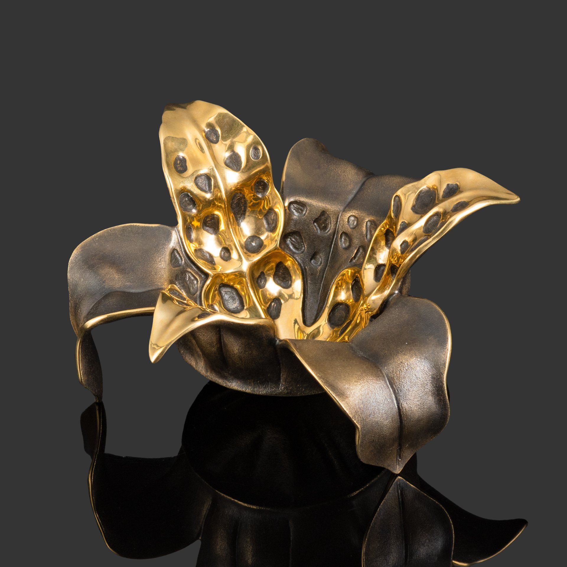 Вазочка-подсвечник  "Тигридия"