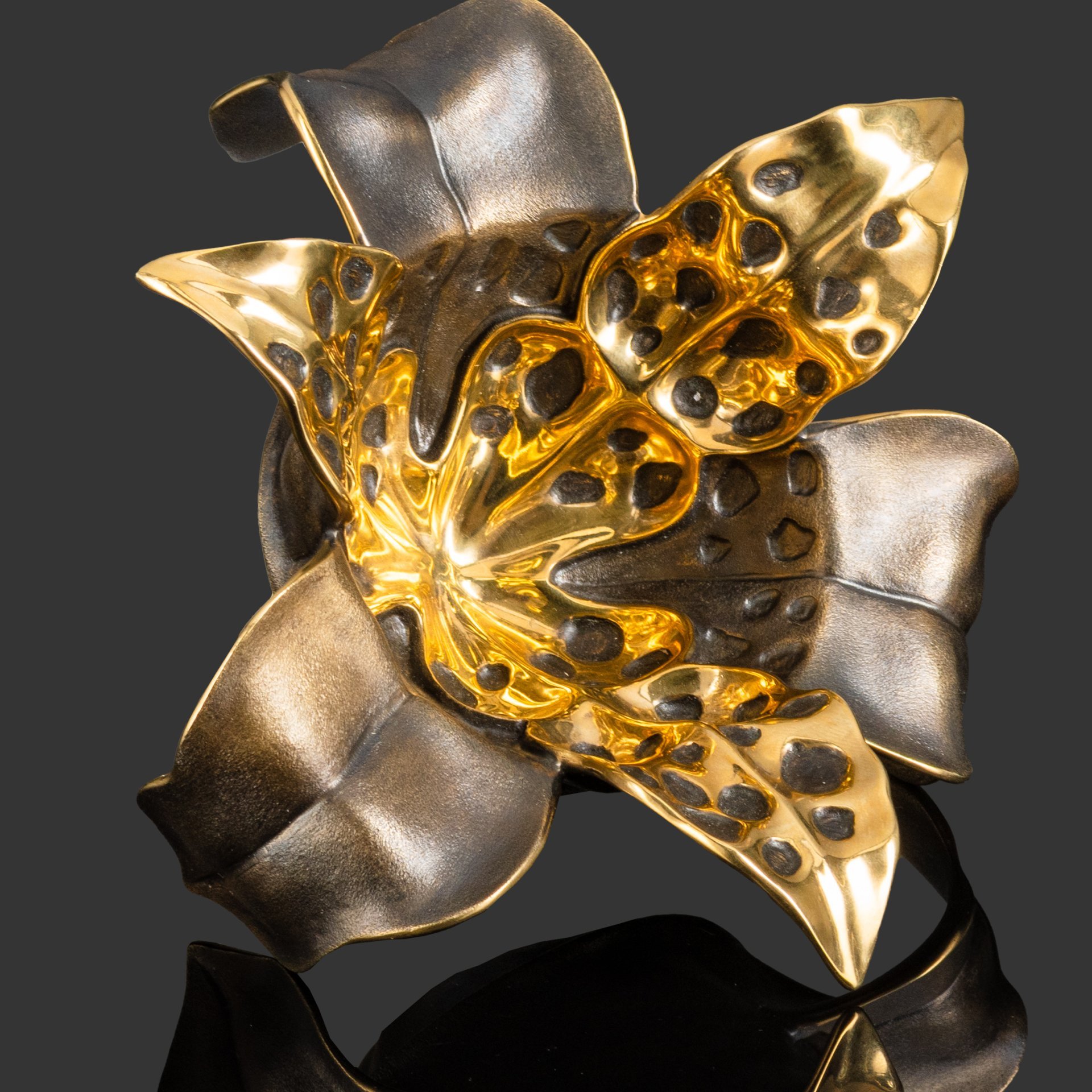 Вазочка-подсвечник  "Тигридия"