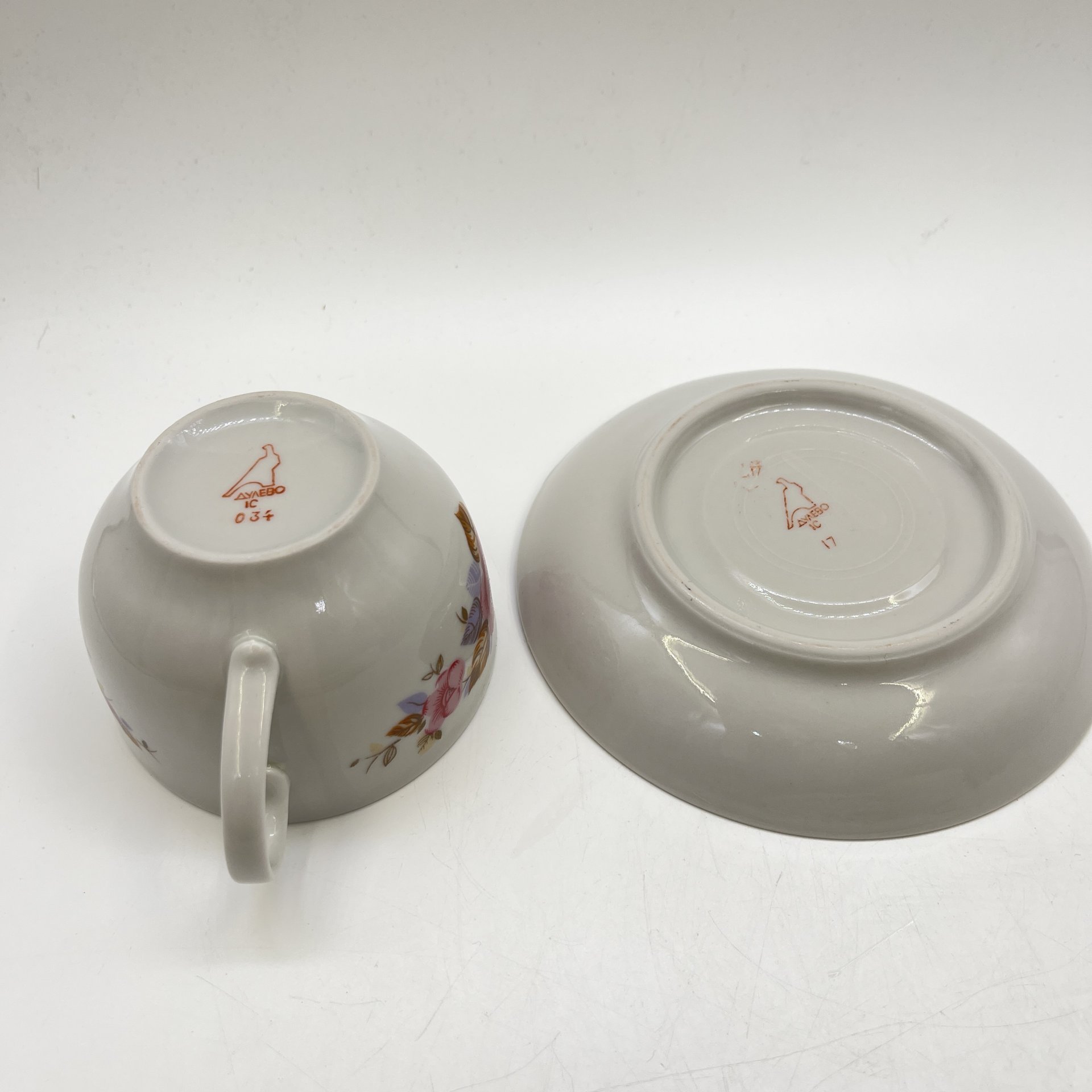 Чайная пара с цветочным декором, фарфор, деколь, золочение, Дулевский фарфоровый завод (Дулёво), СССР, 1970-1990 гг.