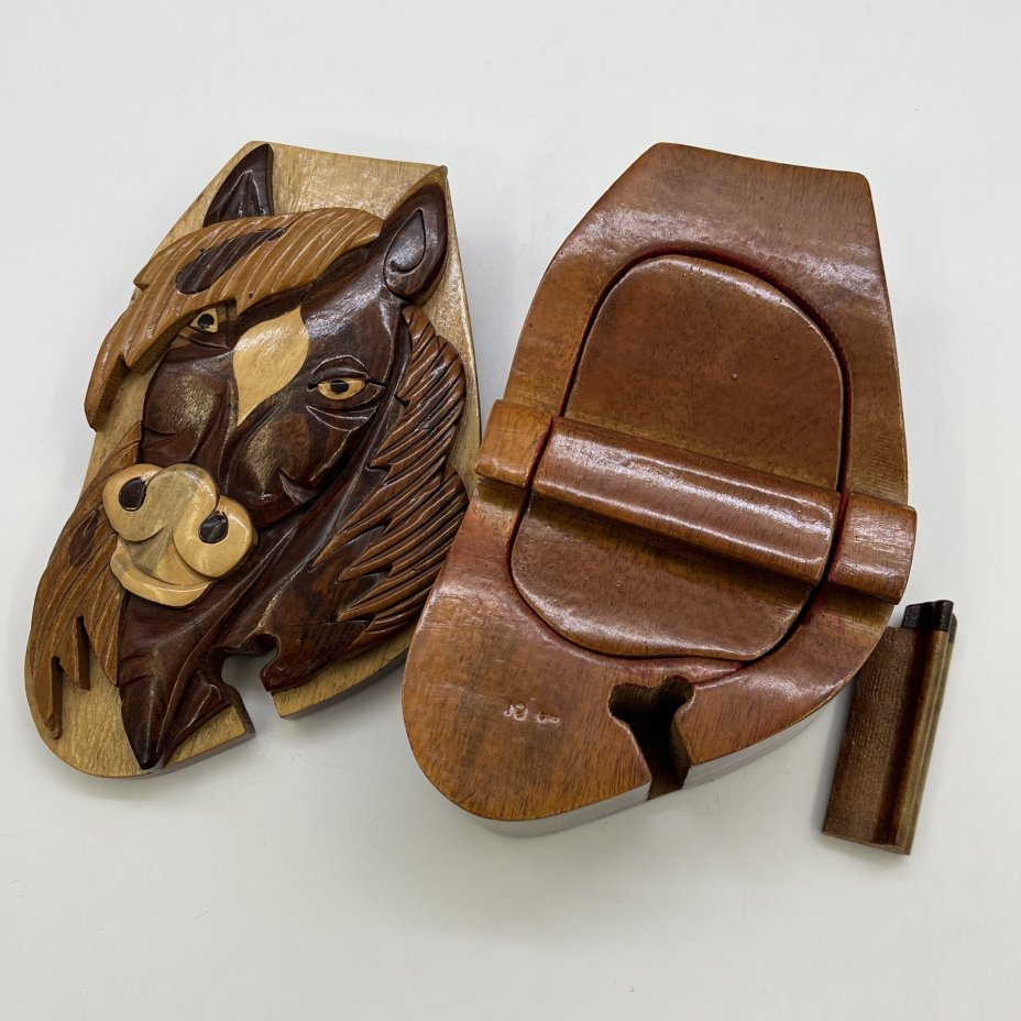 Шкатулка-головоломка с изображением лошади