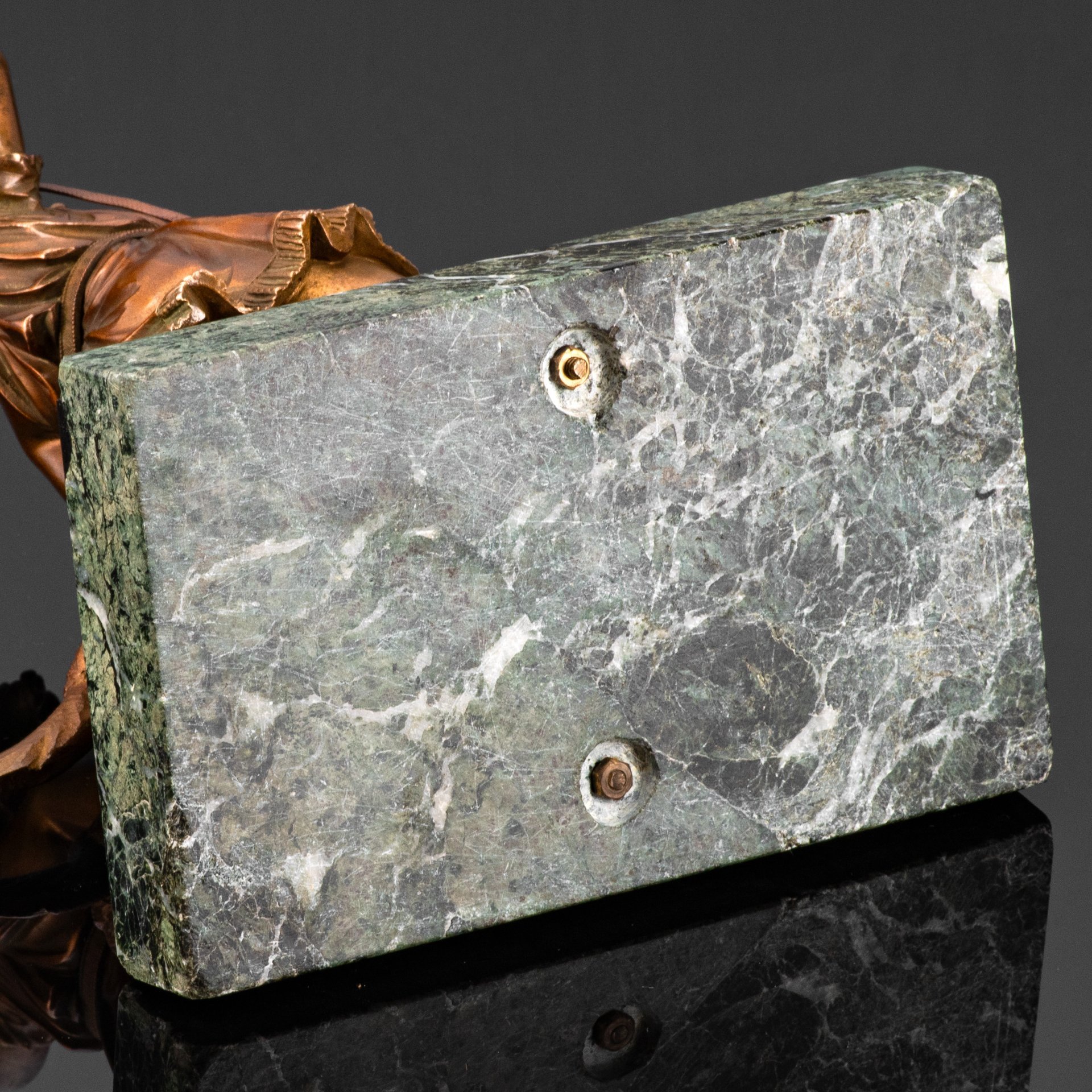 Скульптурная композиция (статуэтка) "Путти с собакой"