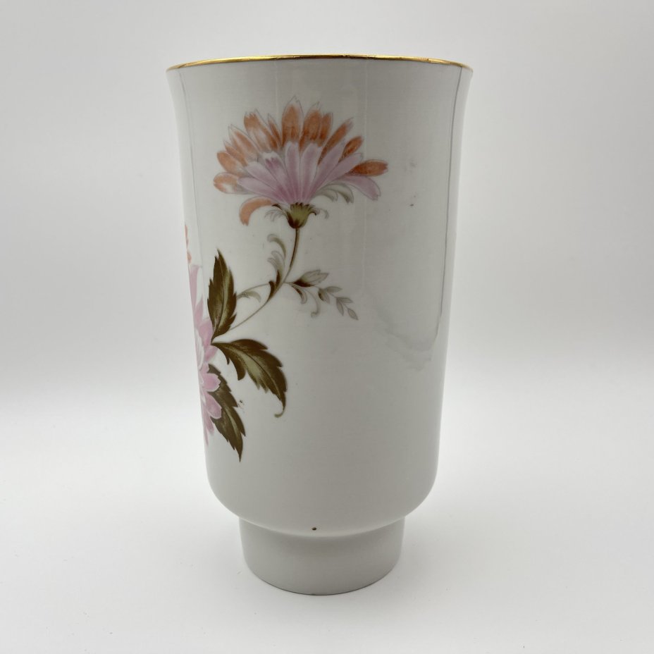 Ваза цилиндрической формы "Астры", фарфор, деколь, золочение, Дулевский фарфоровый завод (Дулёво), СССР, 1968-1991 гг.
