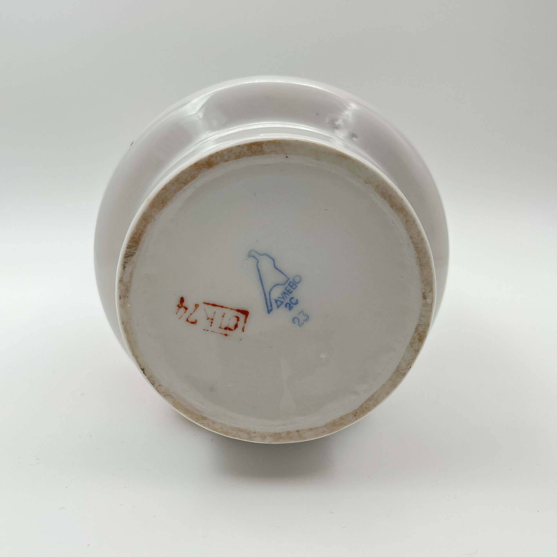 Ваза цилиндрической формы "Астры", фарфор, деколь, золочение, Дулевский фарфоровый завод (Дулёво), СССР, 1968-1991 гг.