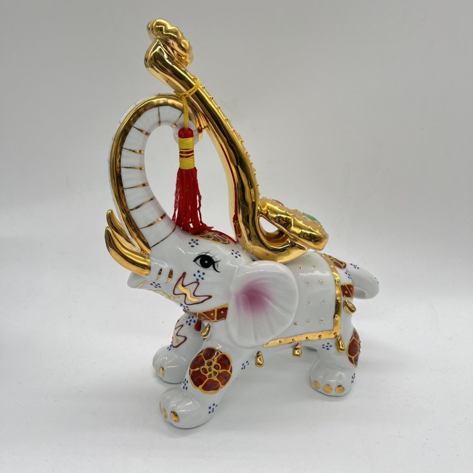 Статуэтка "Слон" в азиатском стиле, Delicate, фарфор, золочение, роспись, ткань, Китай, 2000-2020 гг.