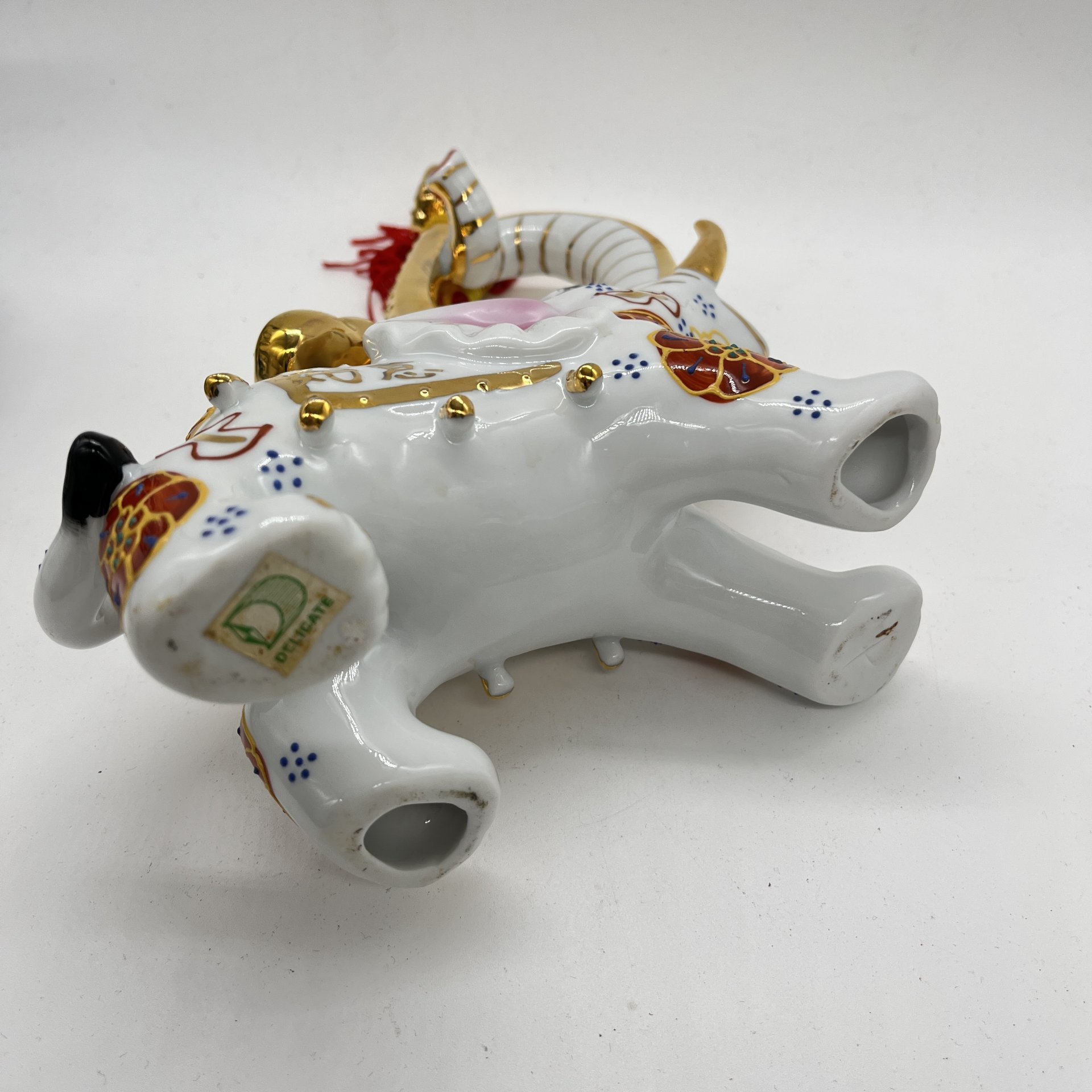 Статуэтка "Слон" в азиатском стиле, Delicate, фарфор, золочение, роспись, ткань, Китай, 2000-2020 гг.