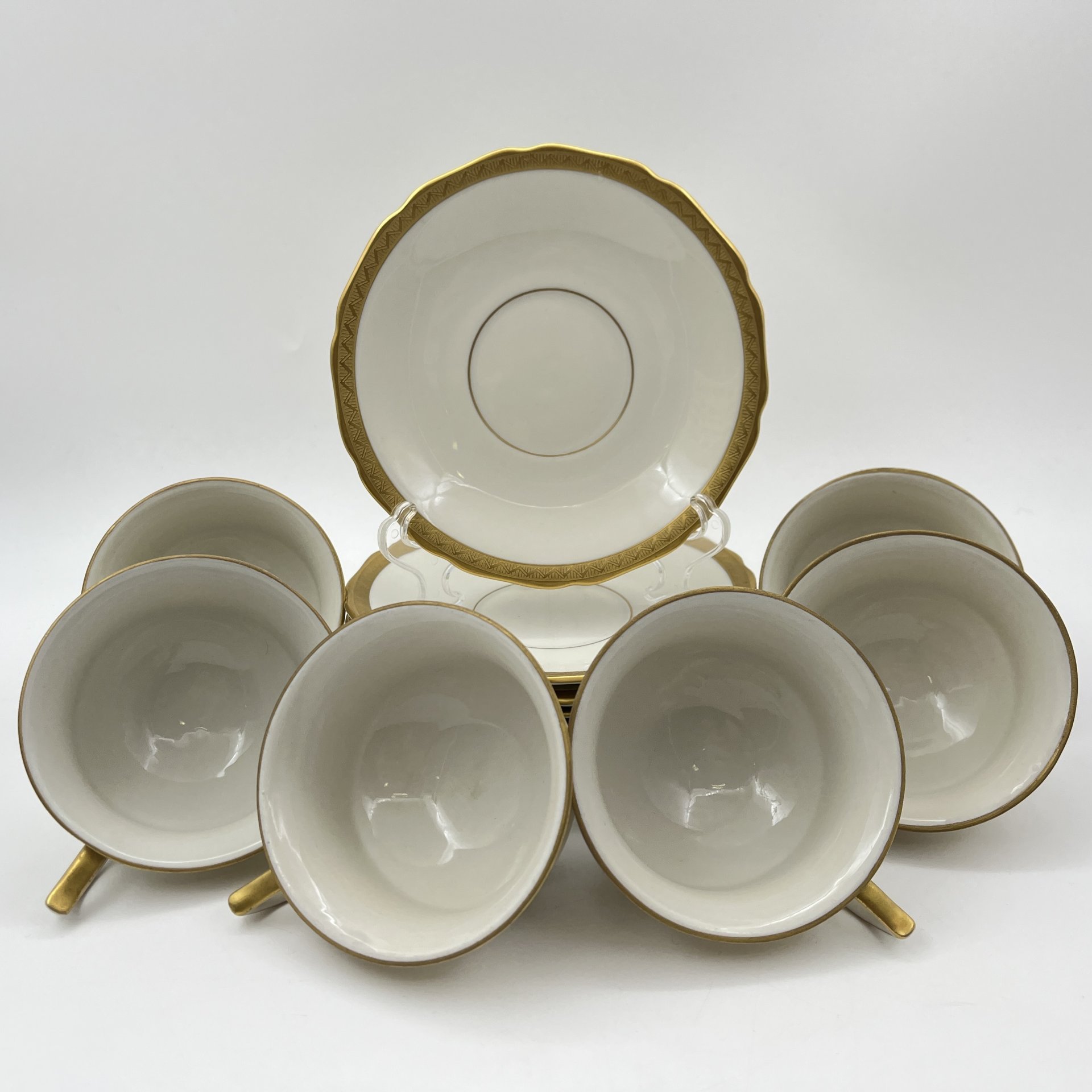Набор кофейных пар в оттенке айвори с золотым кантом на 6 персон, фарфор, золочение, Фарфоровая мануфактура «Gloria», Чехословакия, 1970-1990 гг.