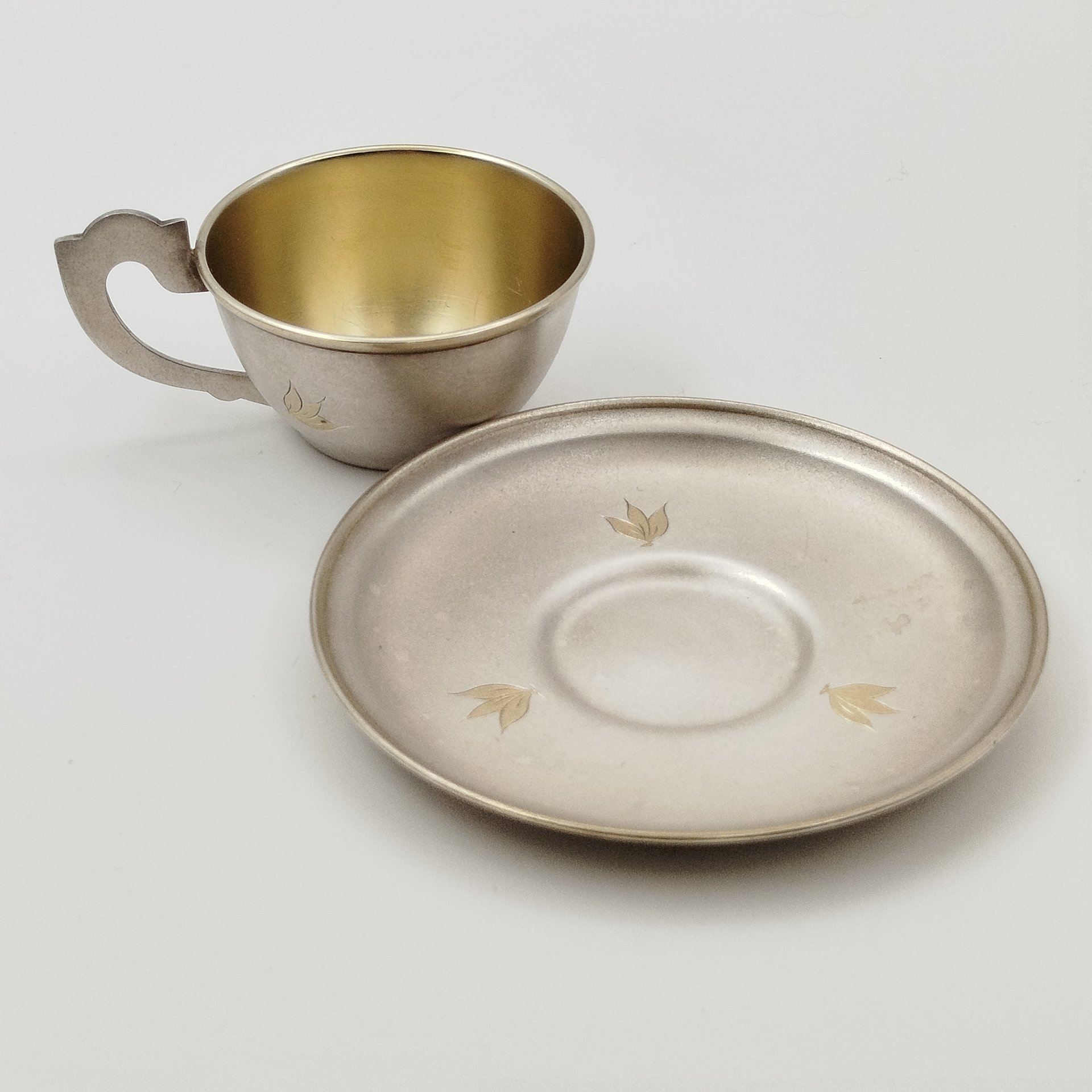 Пара кофейная с цветочным декором, мельхиор (медь-никель), золочение, Мстерская художественная фабрика  «Ювелир», СССР, 1960-1970 гг.