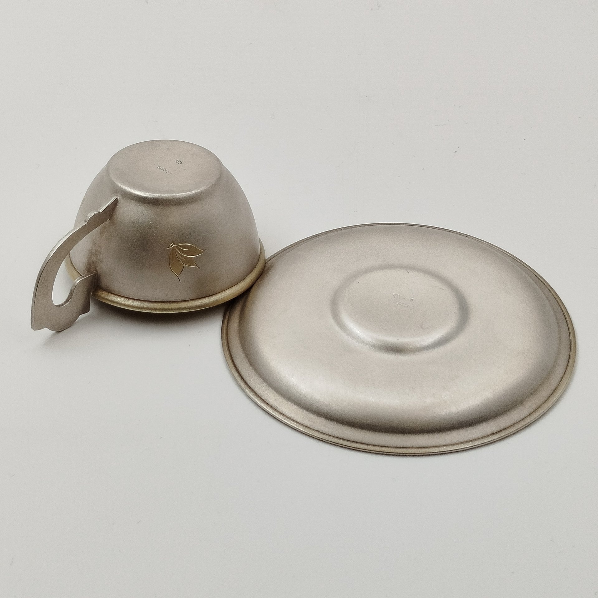 Пара кофейная с цветочным декором, мельхиор (медь-никель), золочение, Мстерская художественная фабрика  «Ювелир», СССР, 1960-1970 гг.