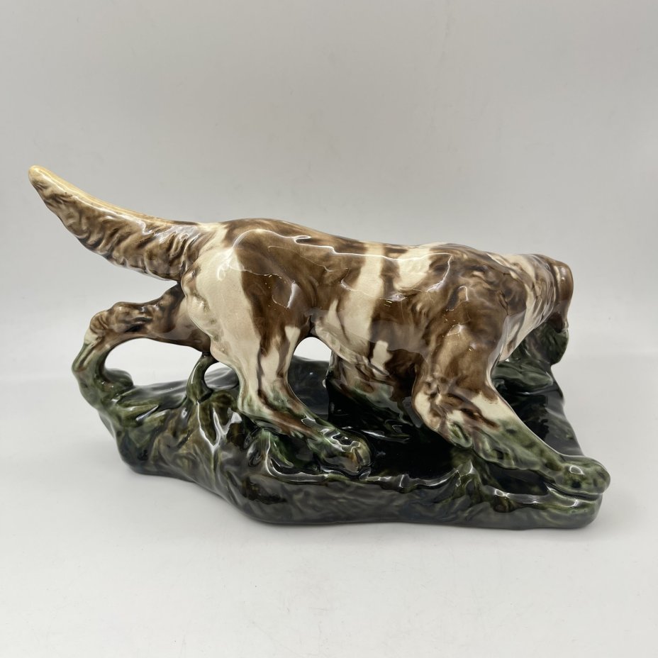 Статуэтка "Собака с дичью", фаянс, роспись, глазурь, Васильковский майоликовый завод, СССР, 1960-1980 гг.