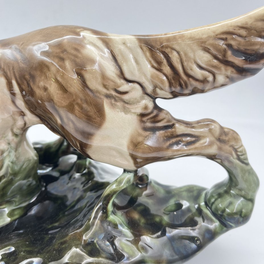 Статуэтка "Собака с дичью", фаянс, роспись, глазурь, Васильковский майоликовый завод, СССР, 1960-1980 гг.