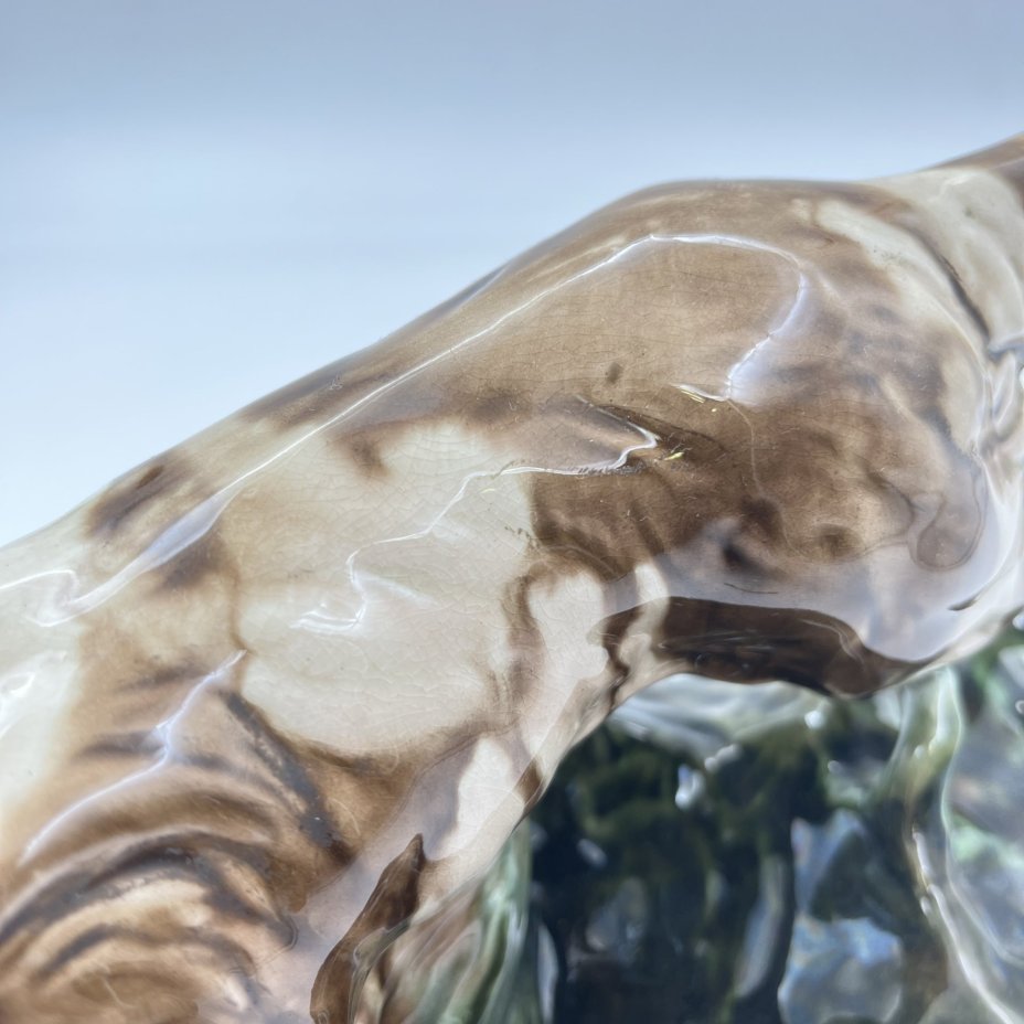 Статуэтка "Собака с дичью", фаянс, роспись, глазурь, Васильковский майоликовый завод, СССР, 1960-1980 гг.