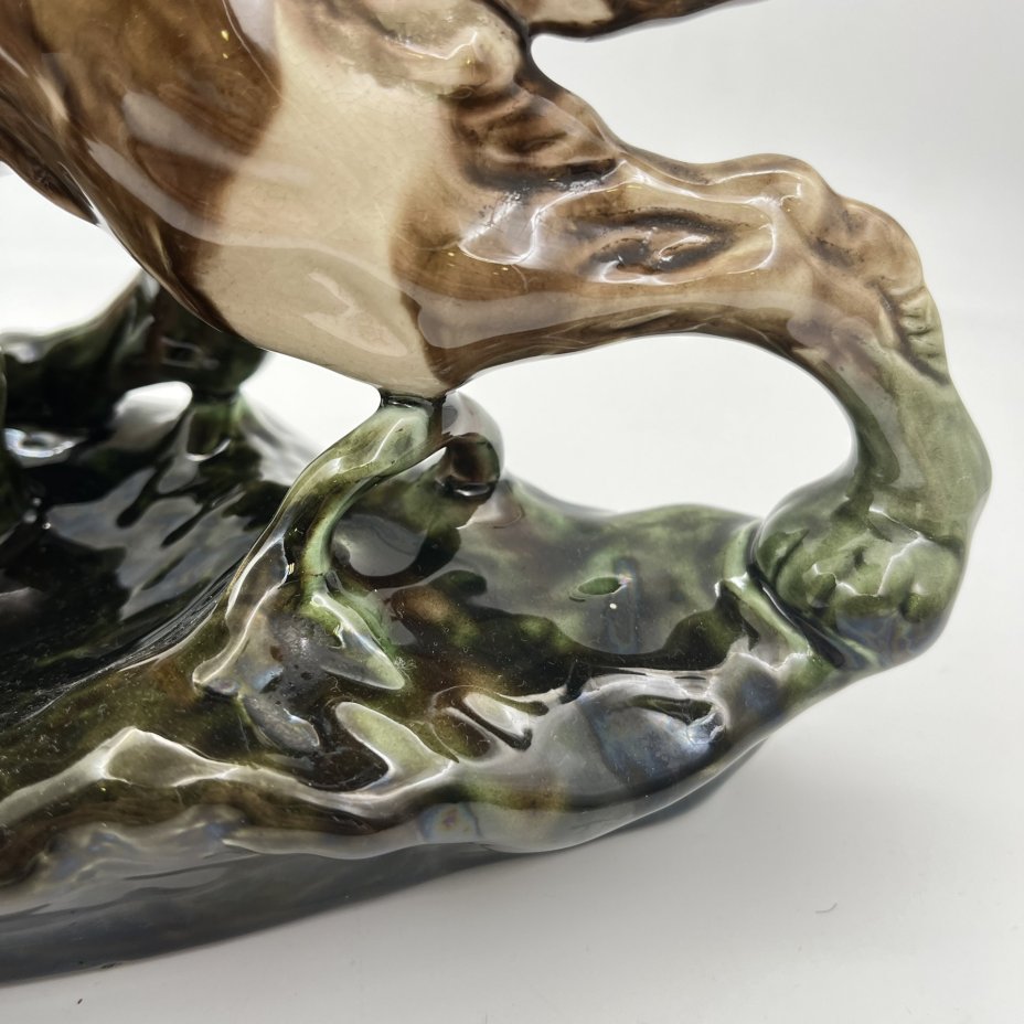 Статуэтка "Собака с дичью", фаянс, роспись, глазурь, Васильковский майоликовый завод, СССР, 1960-1980 гг.