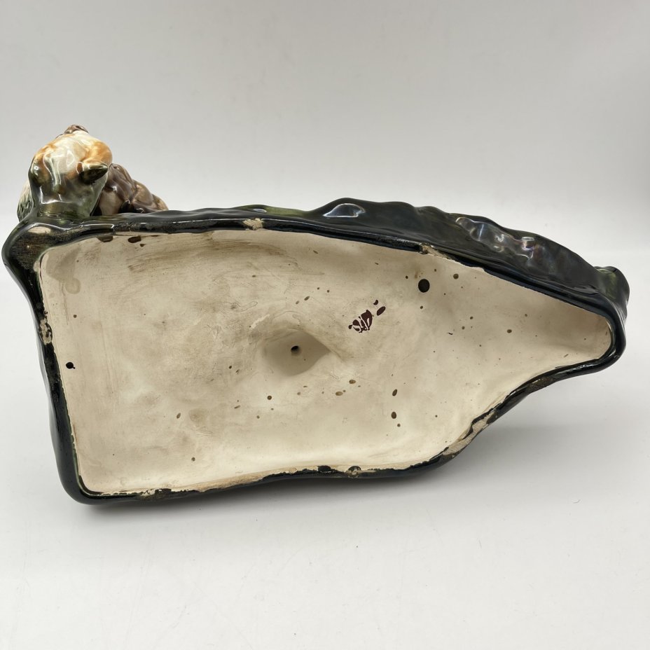 Статуэтка "Собака с дичью", фаянс, роспись, глазурь, Васильковский майоликовый завод, СССР, 1960-1980 гг.