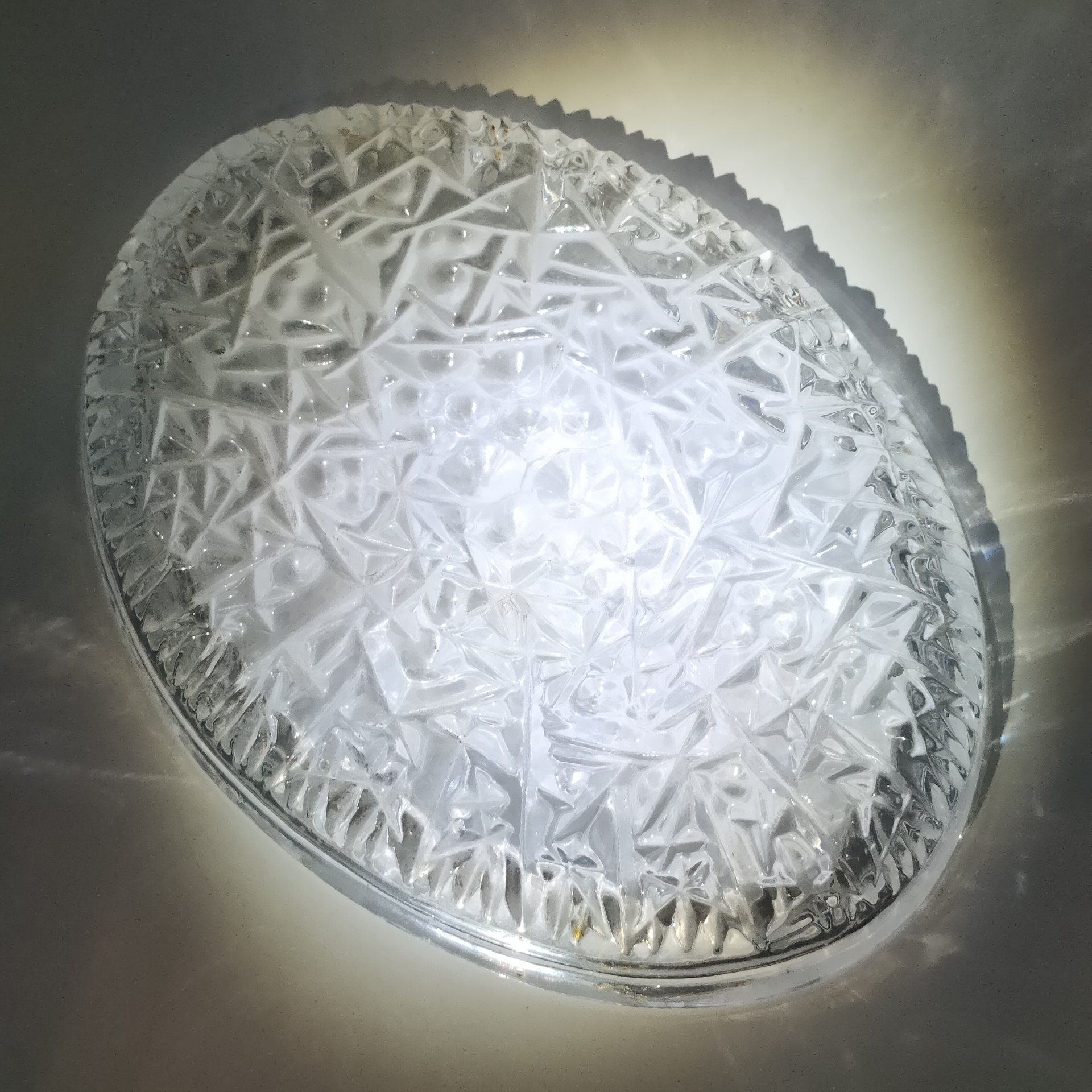 Блюдо сервировочное овальной формы "Космос", автор Л.Д. Смирнова, хрусталь, пресс, Ленинградский завод художественного стекла (ЛЗХС), СССР, 1960-1980 гг.