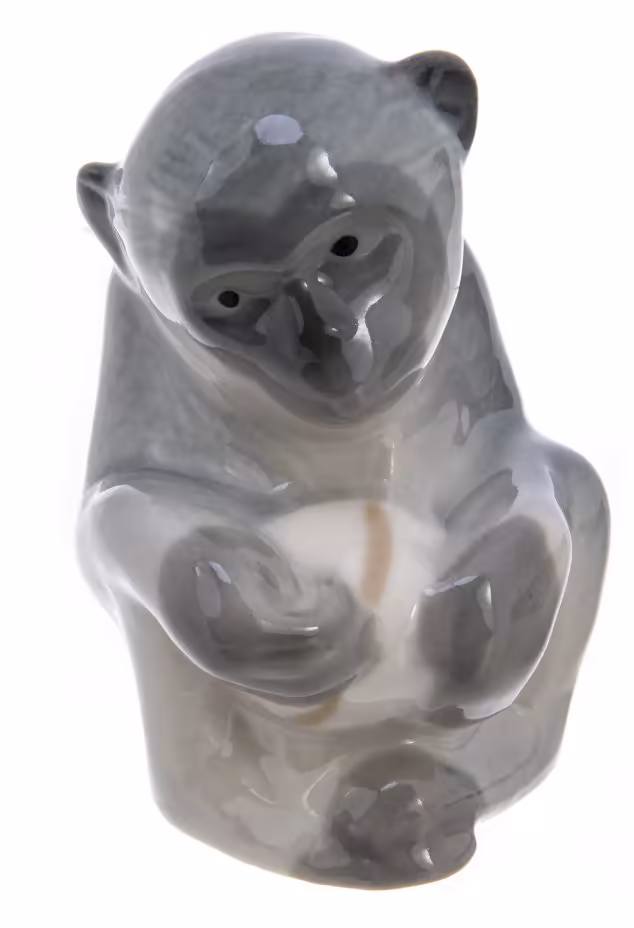 Статуэтка "Обезьянка", фарфор, роспись, Ленинградский фарфоровый завод ("ЛФЗ"), скульптор Э. И. Еропкина, СССР, 1986-1991 гг., Ленинградский фарфоровый завод (ЛФЗ)