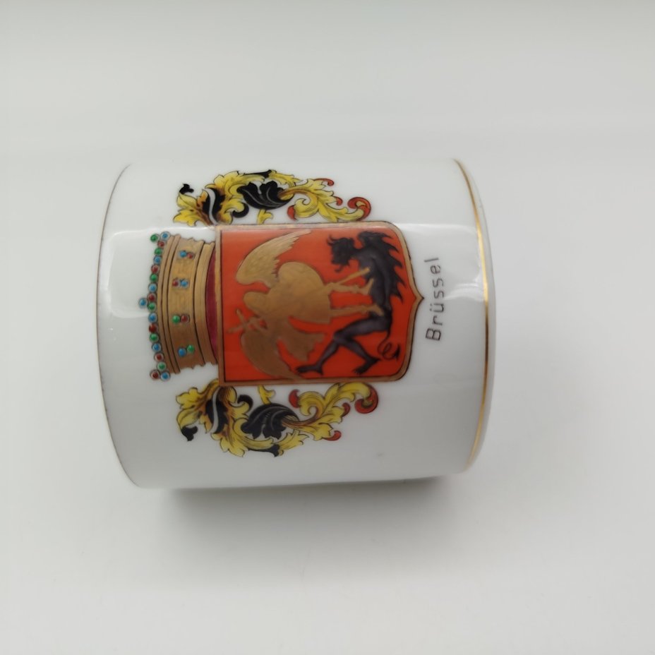 Кофейная чашка с гербом Брюсселя, фарфор, деколь, золочение, Thomas Bavaria, Германия, 1908-1939 гг.
