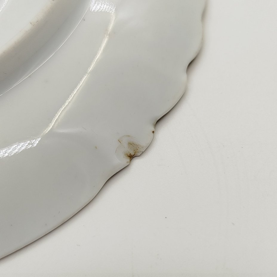 Блюдце с цветочным декором, фарфор, крытье, деколь, золочение, Фарфоровая фабрика Гарднера, Российская империя, 1910-1917 гг.