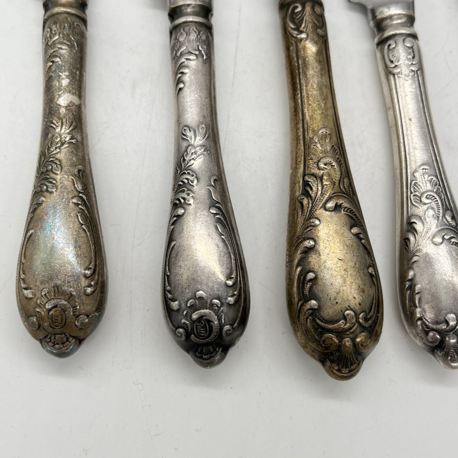 Набор из 5 десертных ножей "Пламя" (подбор), мНЦ (медь-никель-цинк), Вольнянский завод столовых приборов им. Шевченко (ЗiШ, ЗиШ), СССР, 1970-1990 гг.