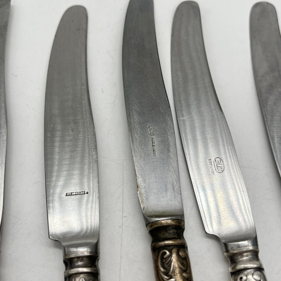 Набор из 5 десертных ножей "Пламя" (подбор), мНЦ (медь-никель-цинк), Вольнянский завод столовых приборов им. Шевченко (ЗiШ, ЗиШ), СССР, 1970-1990 гг.