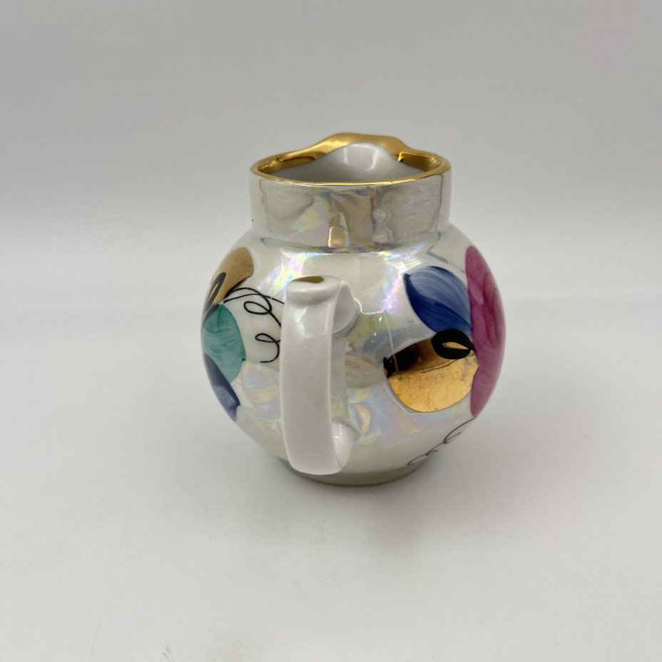 Молочник перламутрового цвета "Агашки", фарфор, люстр, роспись, золочение, Дулевский фарфоровый завод (Дулёво), СССР, 1968-1991 гг.