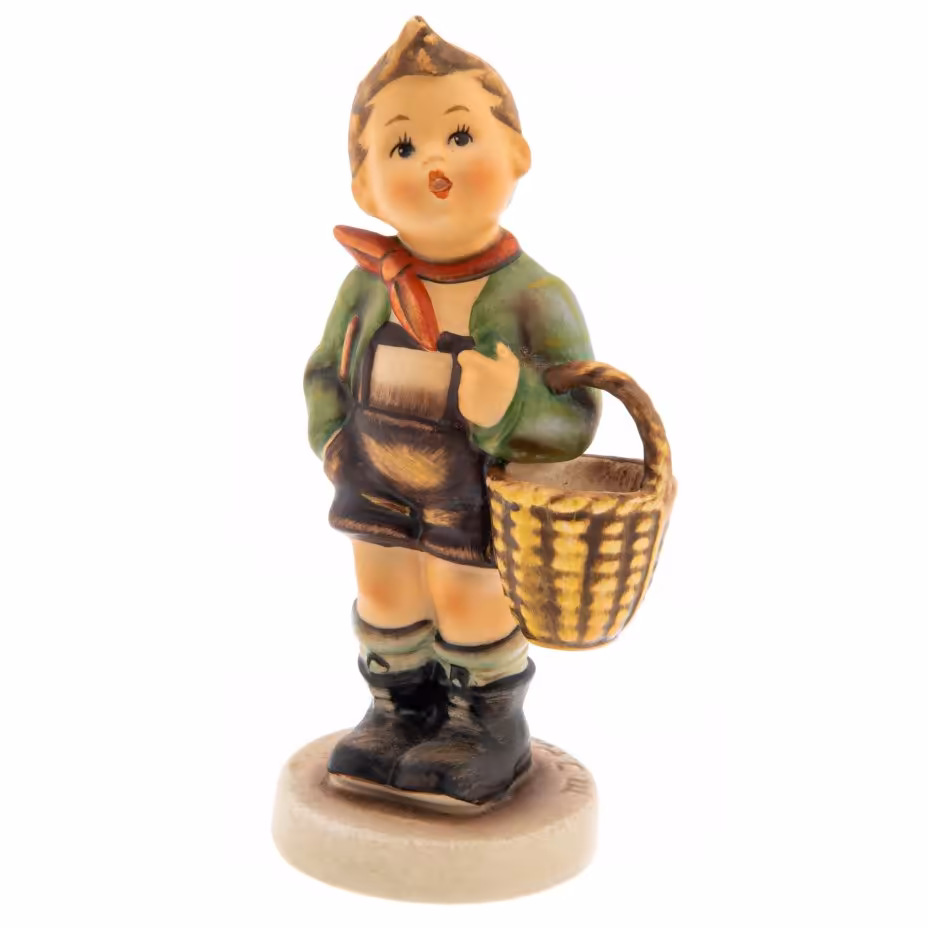 Статуэтка "Мальчик с лукошком ", фарфор, роспись, "Goebel", Германия, 1979-1990 гг., Goebel