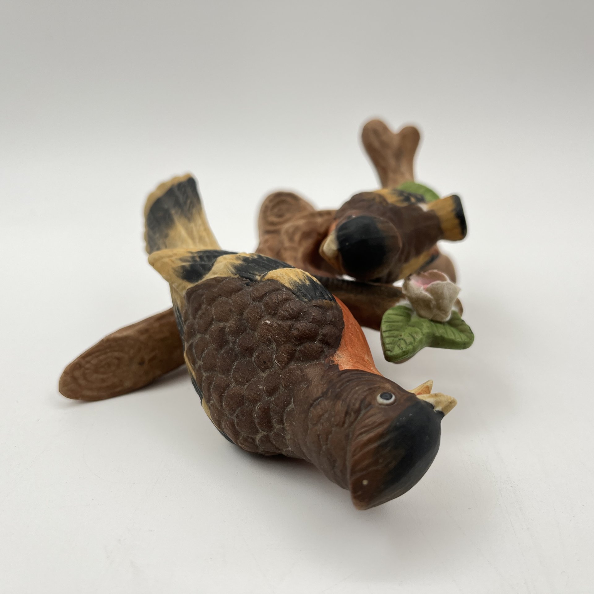 Статуэтка "Птица с птенцом на ветке", бисквит, роспись, Западная Европа, 1970-1990 гг.