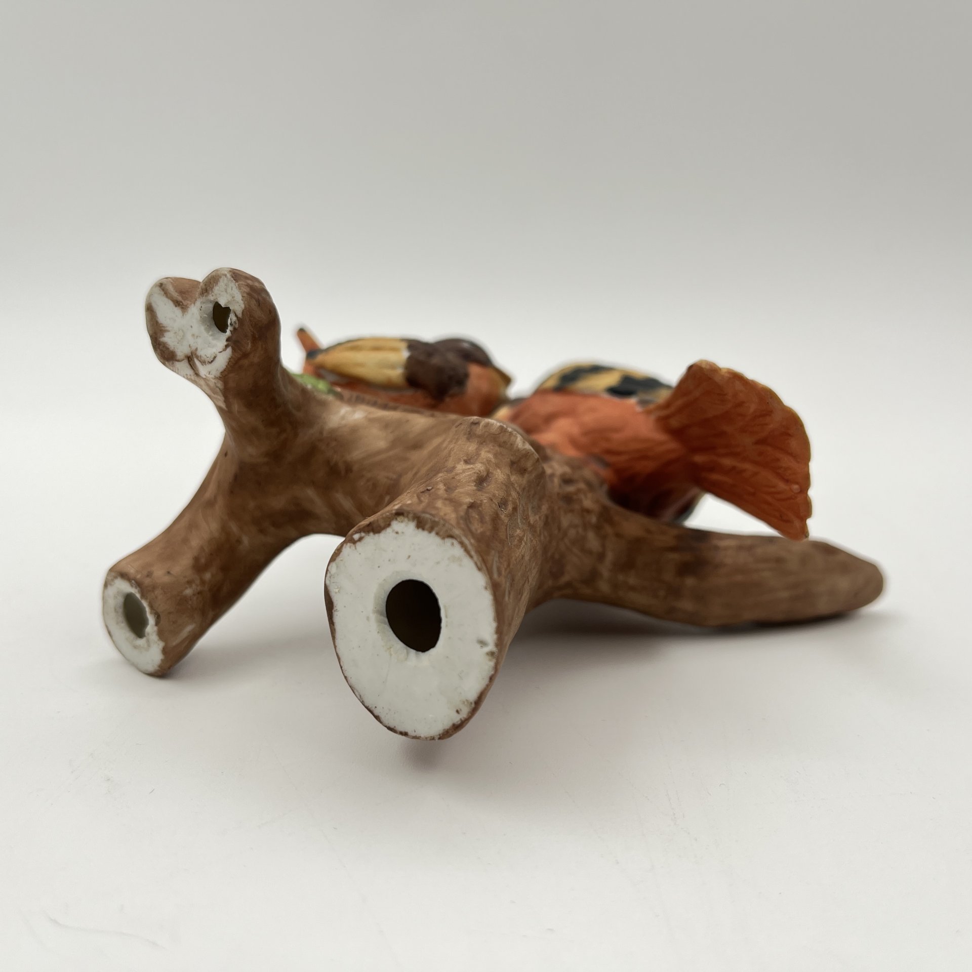 Статуэтка "Птица с птенцом на ветке", бисквит, роспись, Западная Европа, 1970-1990 гг.