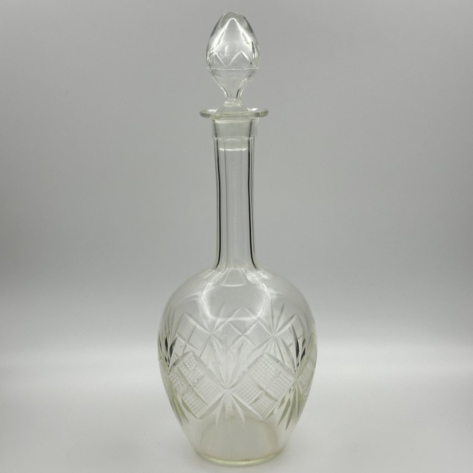 Графин для крепких напитков с орнаментом в виде звёзд, стекло, резьба, стекло