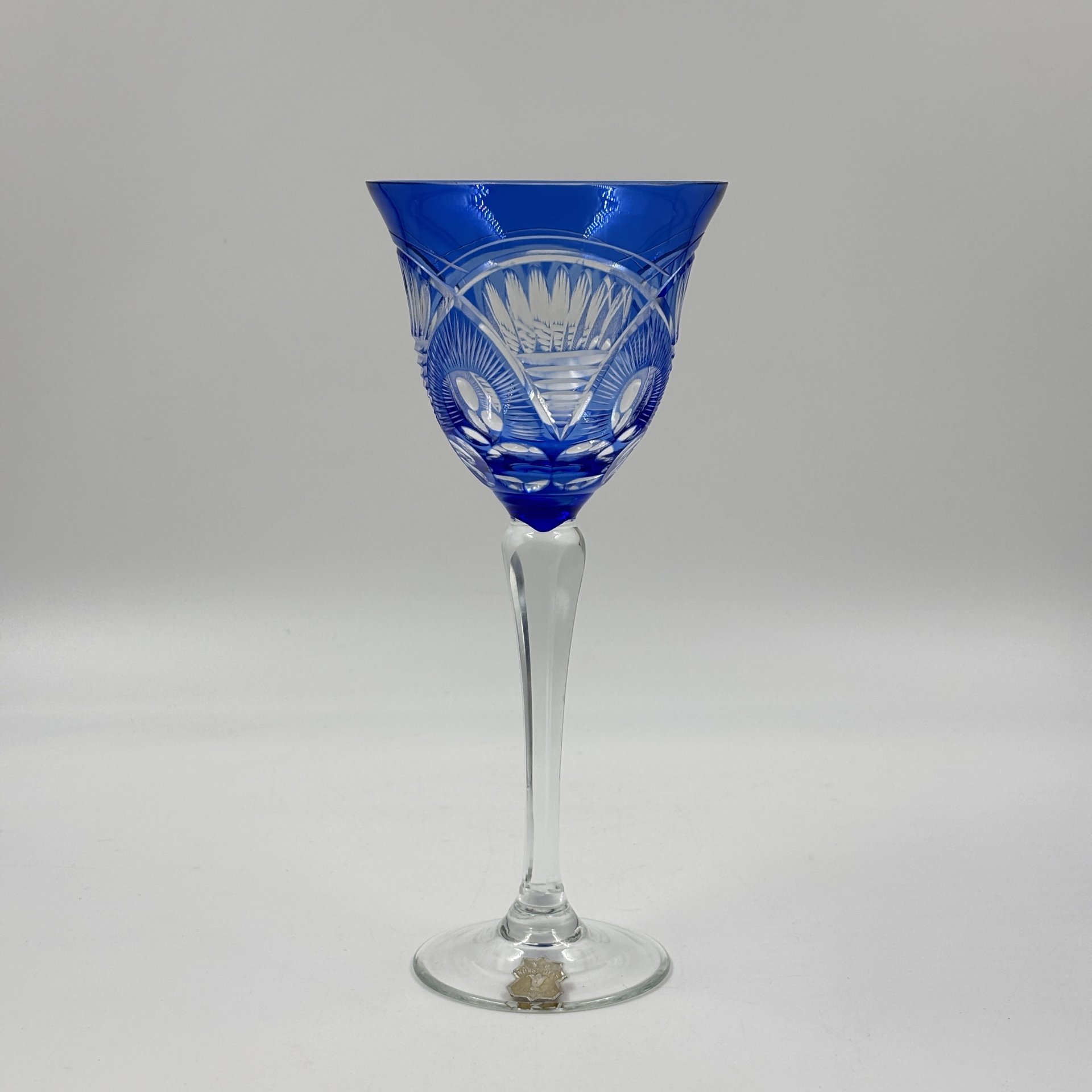 Бокал для вина синего цвета с резным орнаментом, VEB Kunst Glas Wasungen