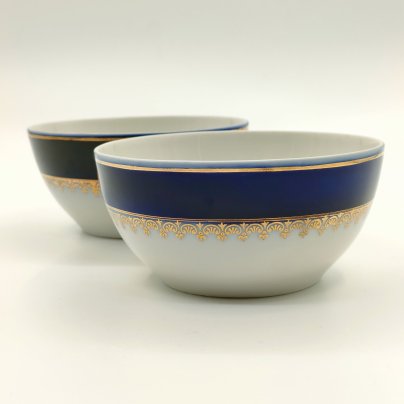 Пара пиал с орнаментальным декором, фарфор, крытье кобальтом, золочение, Фарфоровый завод «Пролетарий» (Бронница, Мста), СССР, 1967-1975 гг.