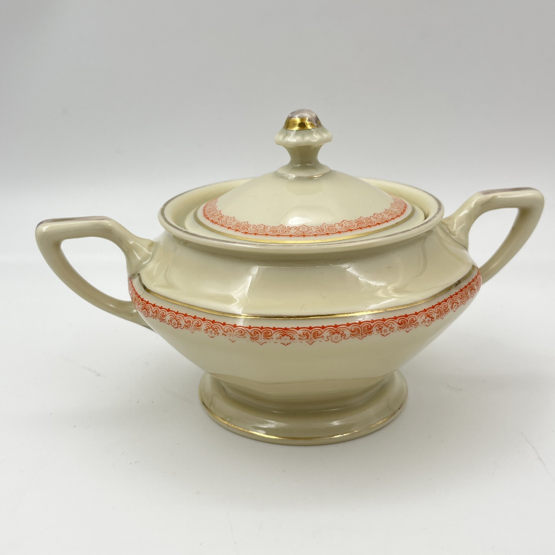 Сахарница, украшенная растительным орнаментом, фарфор, деколь, золочение, Rosenthal (Розенталь), Германия, 1941 г.