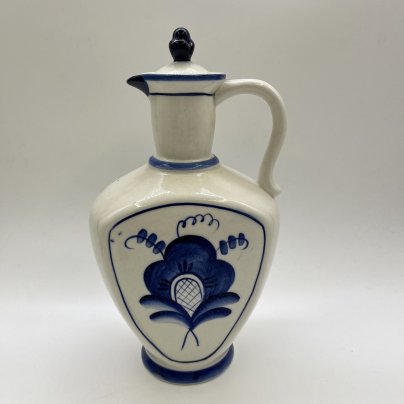 Кувшин с крышкой "Цветок, фарфор, роспись, Объединение «Гжель», СССР, 1972-1985 гг.