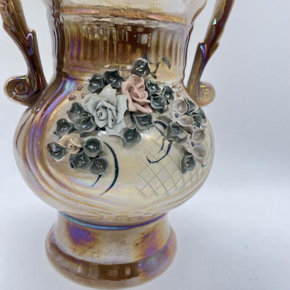 Ваза большая с лепным цветочным декором