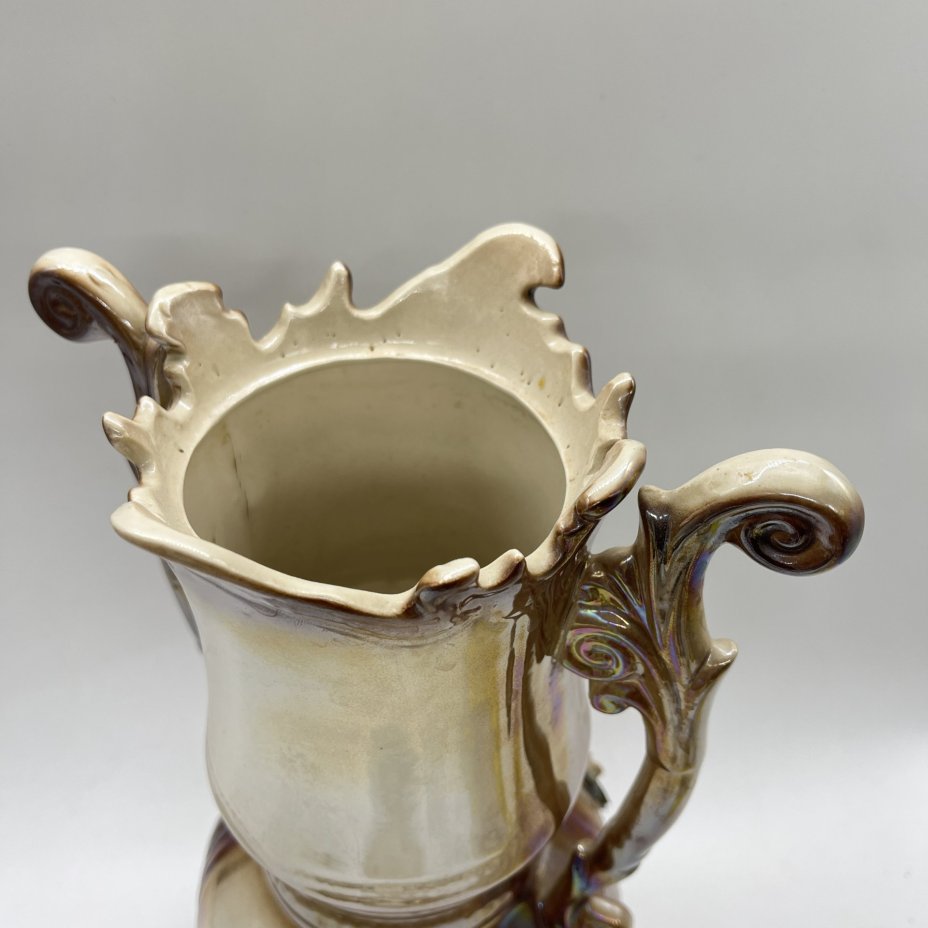 Ваза большая с лепным цветочным декором