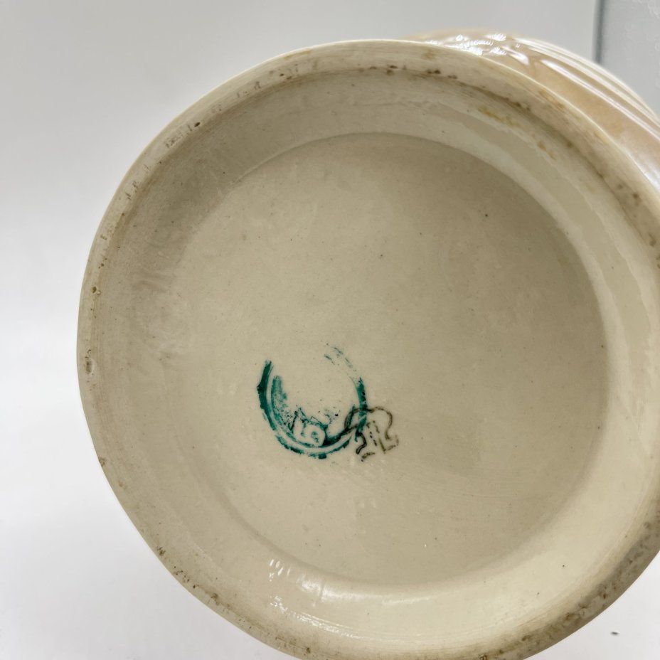 Ваза большая с лепным цветочным декором