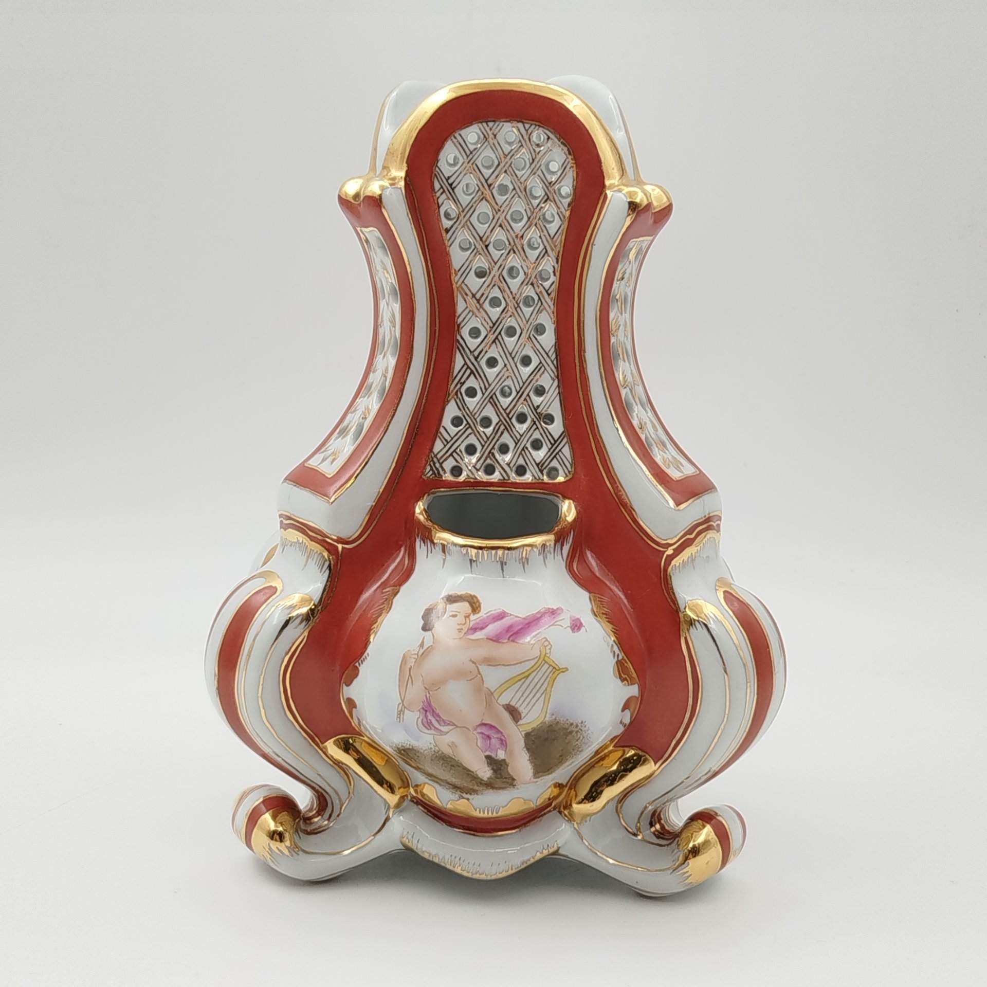 Ароматница с изображением путти, фарфор, роспись, золочение, Richard Klemm, Dresden, Германия, 1960-1990 гг.