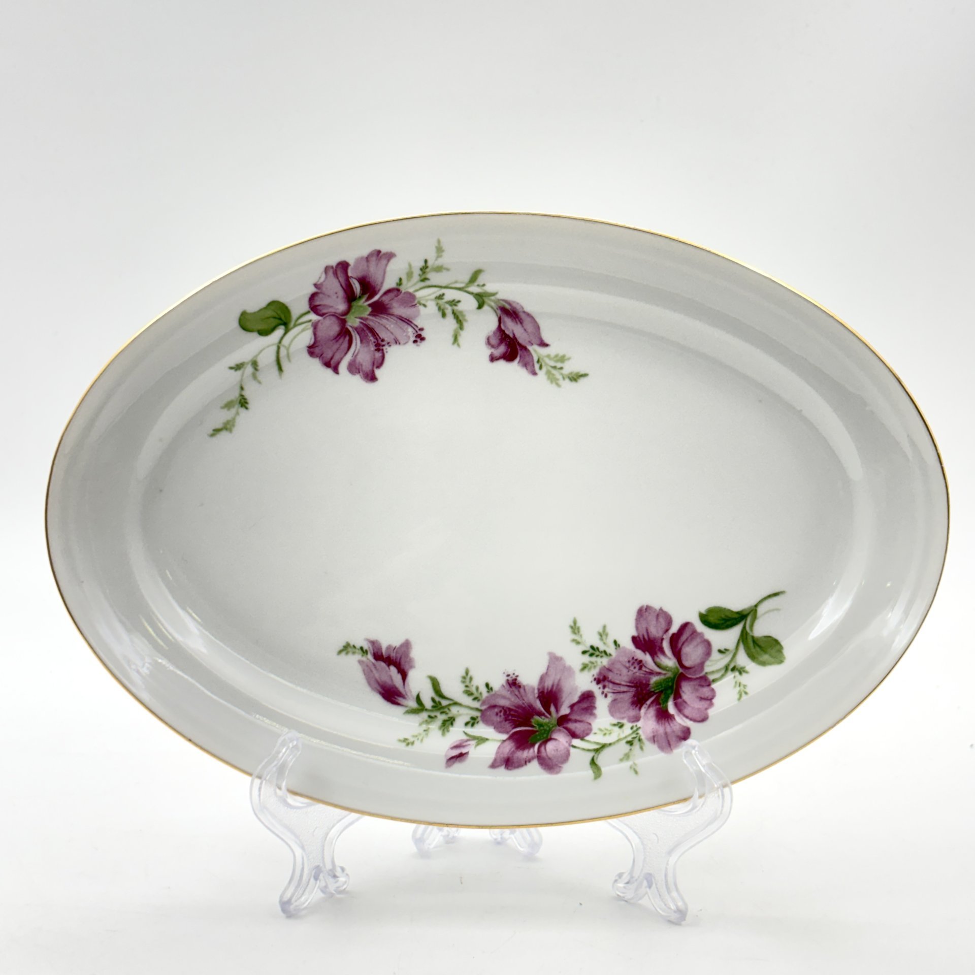 Блюдо овальное, украшенное цветочным декором, фарфор, деколь, золочение, Freiberger Porzellan, ГДР, 1970-1995 гг.