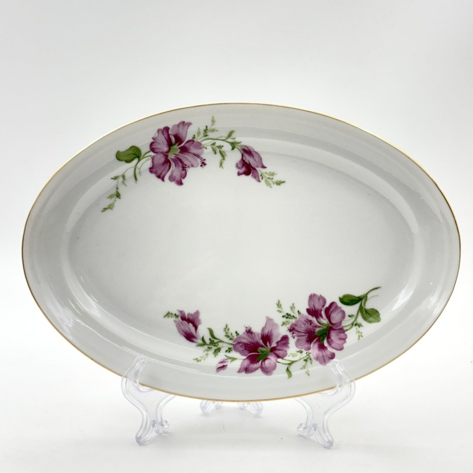 Блюдо овальное, украшенное цветочным декором, фарфор, деколь, золочение, Freiberger Porzellan, ГДР, 1970-1995 гг.