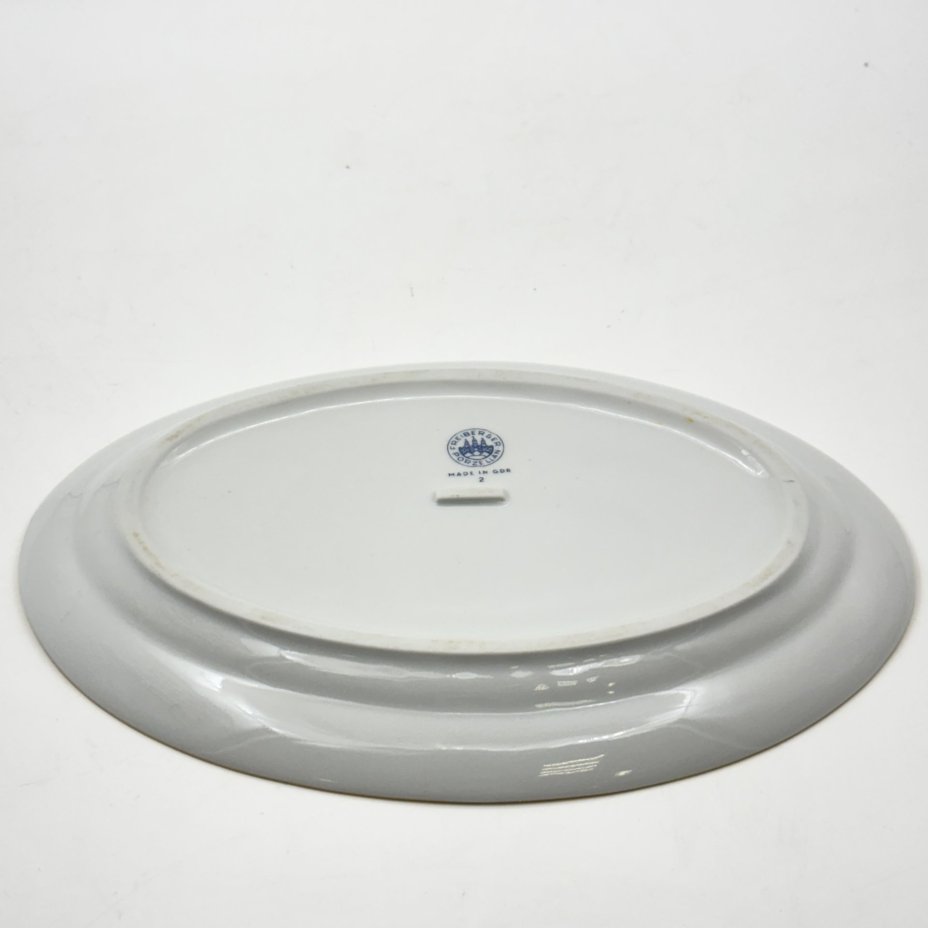 Блюдо овальное, украшенное цветочным декором, фарфор, деколь, золочение, Freiberger Porzellan, ГДР, 1970-1995 гг.