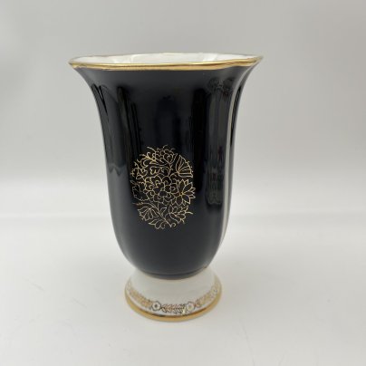 Ваза в форме кубка с цветочным декором (с дарственной надписью), фарфор, крытье кобальтом, золочение, Ленинградский фарфоровый завод (ЛФЗ), СССР, 1959 г.