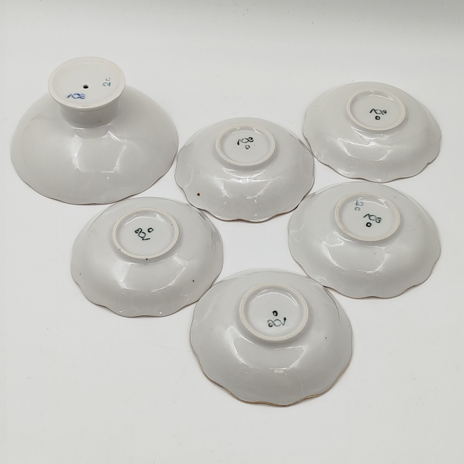 Набор для подачи варенья с золотистой каймой на пять персон (5 тарелок и вазочка на ножке)