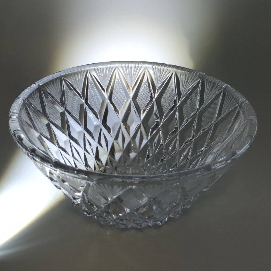 Салатник с рельефным резным декором